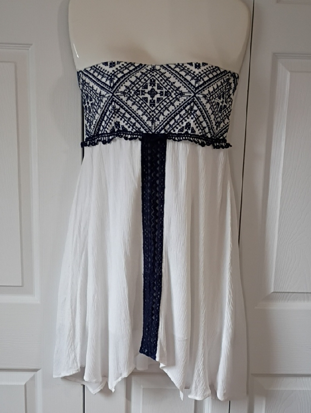 Taylor & Sage White Strapless Dress with Navy Embroidered Bodice